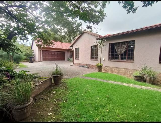 4 BEDROOM HOUSE FOR SALE IN BRACKENHURST